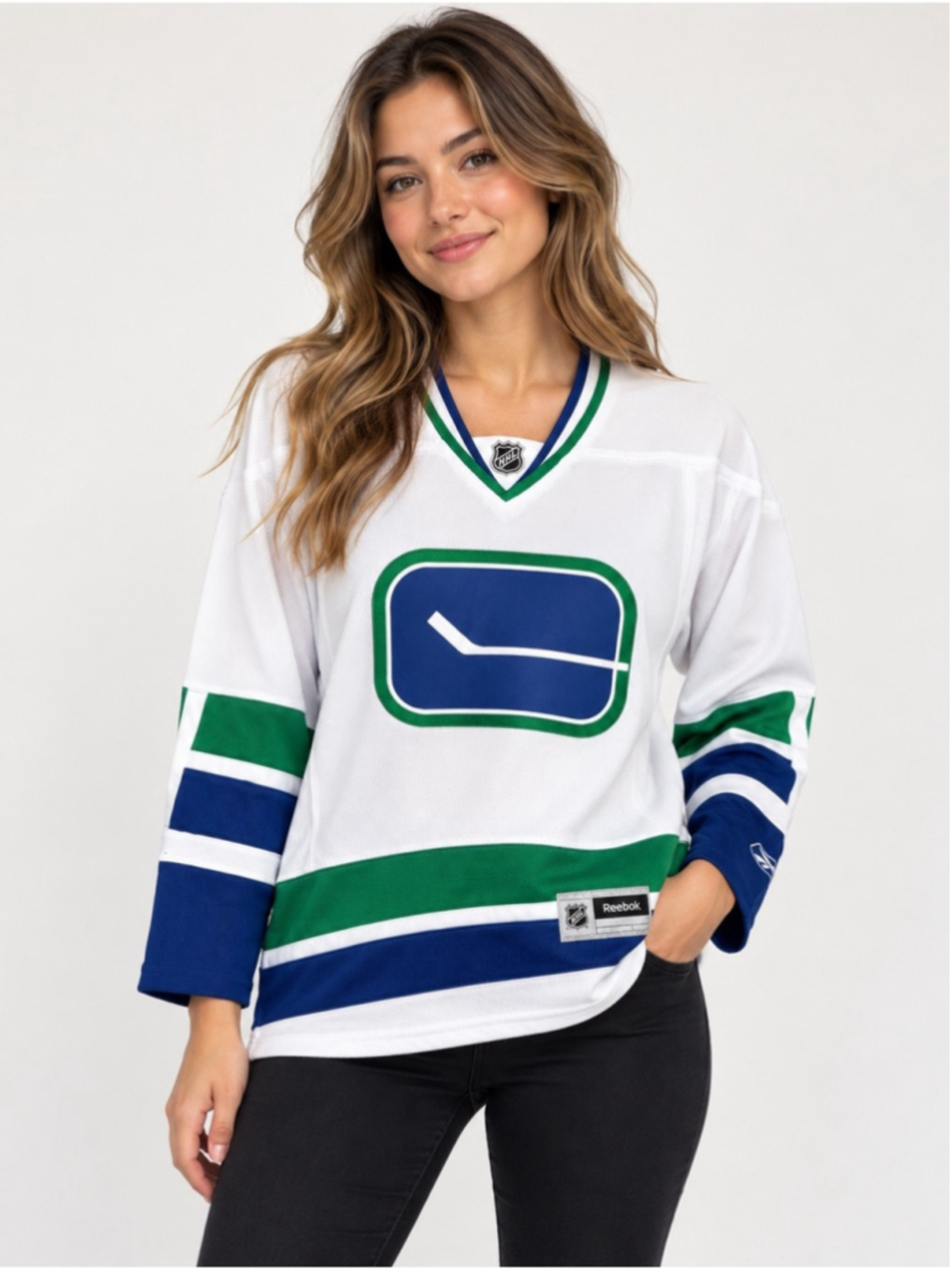 Reebok White Vancouver Canucks NHL Hockey Jersey Blue & Green Trim Size S